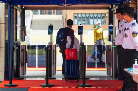 捷順防疫“黑科技”亮相大亞灣外國語學校