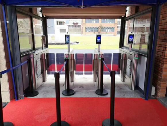 捷順防疫“黑科技”亮相大亞灣外國語學校