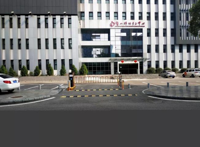 開啟“潮汐模式”入口、出口靈活變身