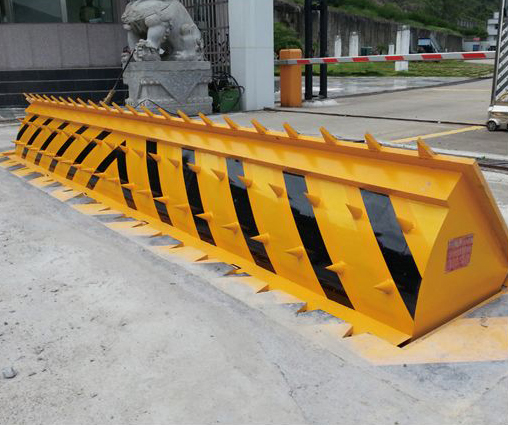 路障機 - 中出網(wǎng)-智能出入口與停車充電門戶