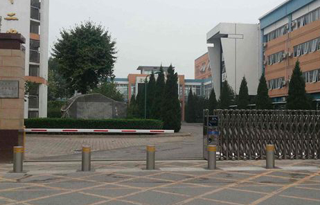 升降柱 - 中出網(wǎng)-智能出入口與停車(chē)充電門(mén)戶