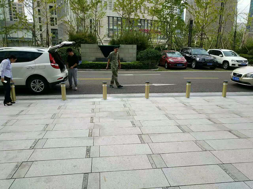 湖州出安智能升降柱進駐湖州百合公寓物業(yè)服務(wù)中心