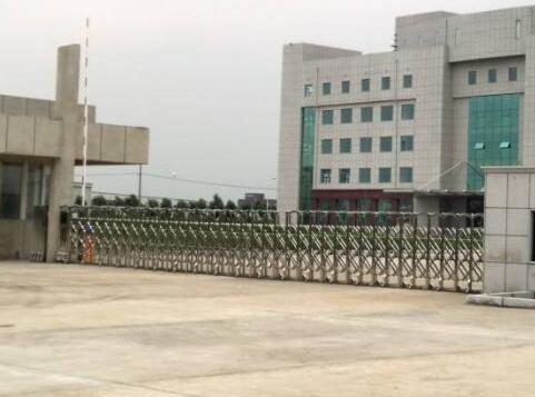 國(guó)貿(mào)仁皇選用湖州出安智能電動(dòng)伸縮門