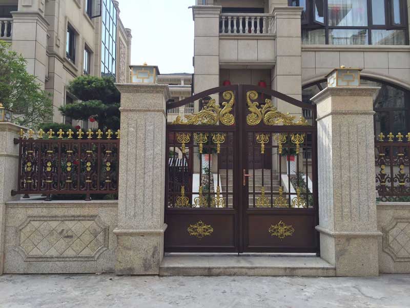 御景天下庭院大門及護(hù)欄案例 - 中出網(wǎng)-智能出入口與停車充電門戶