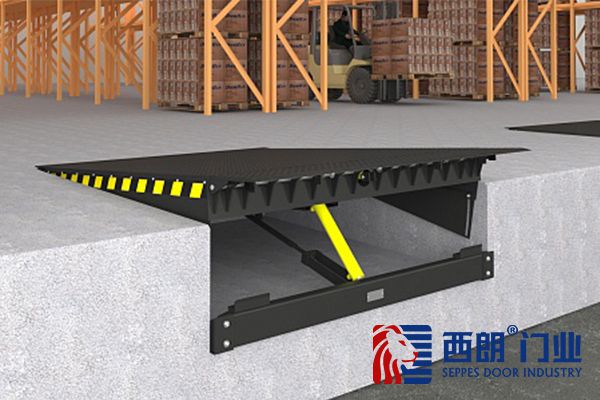 昆山倉(cāng)庫(kù)碼頭叉車裝卸貨平臺(tái)