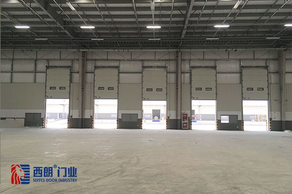 上海工廠翻新用工業(yè)滑升門