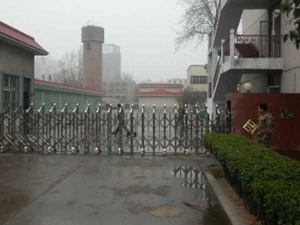 熱烈祝賀新鄉(xiāng)出安智能電動伸縮門進(jìn)駐新鄉(xiāng)空軍部隊(duì)