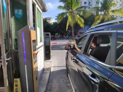 富士智能無人值守停車場(chǎng)管理系統(tǒng)解決方案