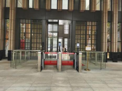  富士智能人行管理系統(tǒng)落地珠光御景壹號，打造高端智慧社區(qū)典范！