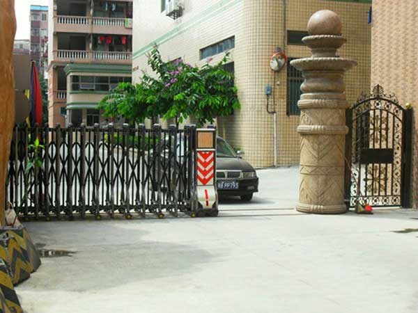 焦作卓立燙印材料有限公司員工宿舍電動(dòng)伸縮門案例 - 中出網(wǎng)-智能出入口與停車充電門戶