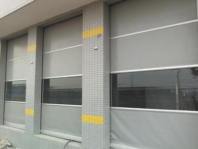 感恩世紀(jì)景苑選擇了駐馬店出安智能卷簾門