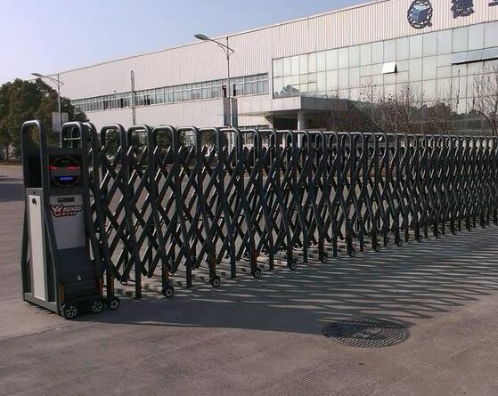 綠城誠園選用邢臺(tái)出安智能電動(dòng)伸縮門
