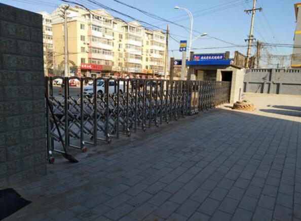 邢臺(tái)出安智能電動(dòng)伸縮門順利入駐邢臺(tái)市第一中學(xué)大門口