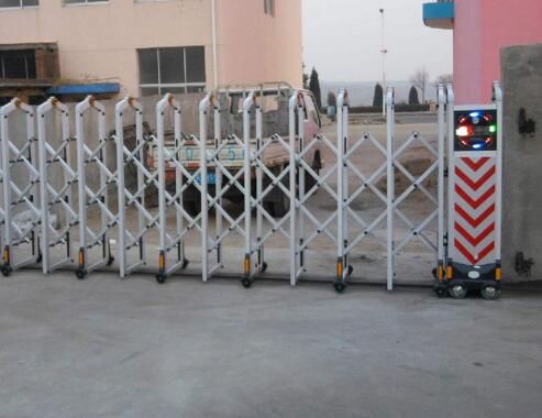 邢臺(tái)出安智能為永康萬國城提供伸縮門工程