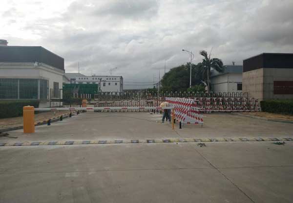 邢臺機械軋輥有限公司直桿道閘案例 - 中出網(wǎng)-智能出入口與停車充電門戶