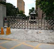 龍巖出安伸縮門進(jìn)駐龍巖萬(wàn)寶物業(yè)