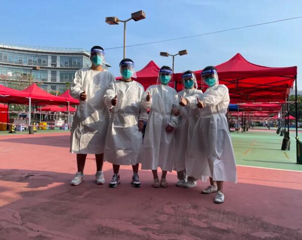 科拓防疫志愿者小分隊穿戴防護裝備
