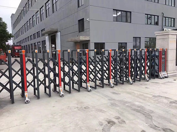 綿陽人力資源有限公司電動伸縮門案例 - 中出網(wǎng)-智能出入口與停車充電門戶