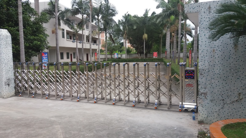 莆田佳通紙制品有限公司伸縮門案例 - 中出網(wǎng)-智能出入口與停車充電門戶