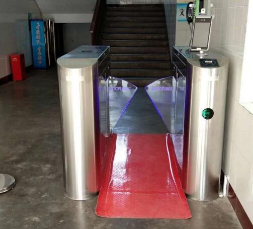 道爾智控人臉識(shí)別測(cè)溫一體機(jī)