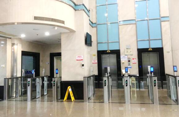 中國電信再選道爾人臉識別一體機