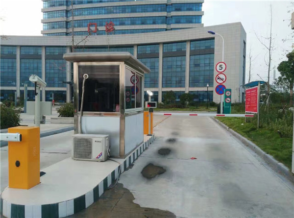 荊州出安智能道閘進(jìn)駐荊州石首人民醫(yī)院