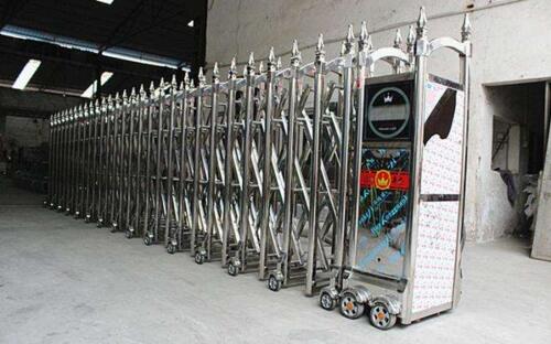 張家口機械工業(yè)學(xué)校與張家口出安智能再度合作引進伸縮門