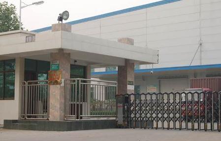 張家口出安智能電動(dòng)伸縮門被張家口工業(yè)交通學(xué)校啟用