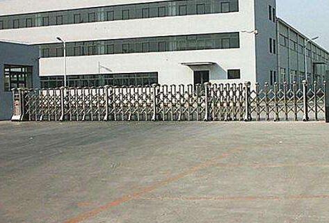 承德通達中等專業(yè)學校一直信賴承德出安智能伸縮門