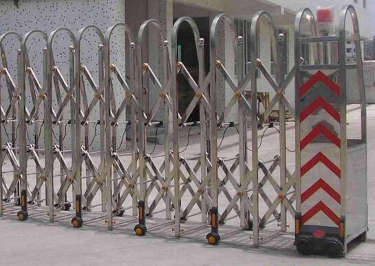 承德出安智能電動伸縮門順利進駐承德華慷都山農產品集團有限公司大門口