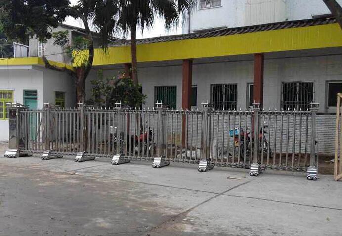 婁底出安智能電動(dòng)伸縮門進(jìn)駐婁底市創(chuàng)業(yè)投資集團(tuán)有限公司