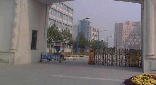 秦皇島市海港區(qū)盛邦職業(yè)培訓(xùn)學(xué)校選擇秦皇島出安智能為伸縮門供貨商