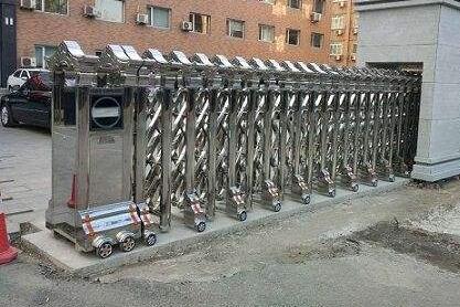 秦皇島出安智能伸縮門順利進(jìn)駐秦皇島東方司法警官學(xué)校