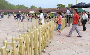 北京天安門廣場(chǎng)伸縮門工程案例 - 中出網(wǎng)-智能出入口與停車充電門戶