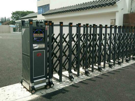 衡水市第二中學(xué)與衡水出安智能伸縮門(mén)達(dá)成合作協(xié)議