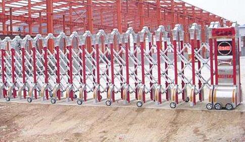 衡水北方中等技術(shù)學(xué)校大門(mén)口的電動(dòng)伸縮門(mén)由衡水出安智能提供