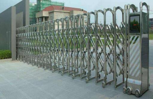 衡水出安智能為衡水文學與傳播學院增添電動伸縮門