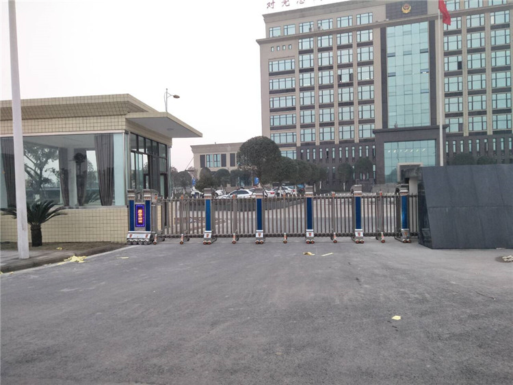 內(nèi)江川建建筑有限公司電動伸縮門案例 - 中出網(wǎng)-智能出入口與停車充電門戶