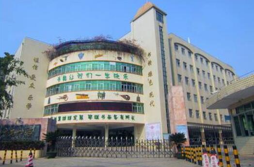 恭賀海口市第二十五小學(xué)安裝上?？诔霭仓悄苌炜s門