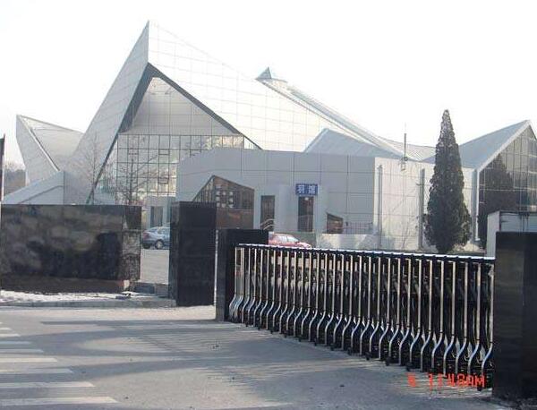 衢州市翔宇中等專業(yè)學(xué)校認(rèn)準(zhǔn)衢州出安智能電動(dòng)伸縮門