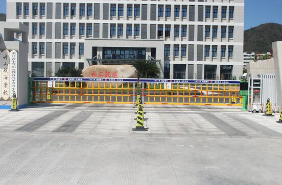 舟山航海學(xué)校選用舟山出安智能道閘彰顯個性