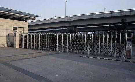 舟山出安智能電動(dòng)伸縮門安裝在中交南山美廬