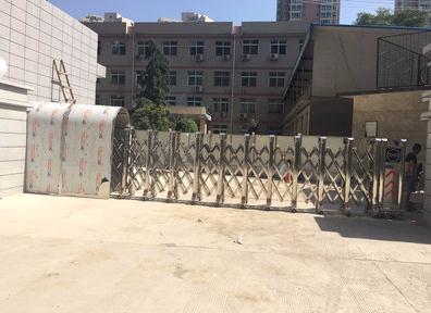 舟山出安智能伸縮門在舟山育才學(xué)校這塊寶地上長(zhǎng)駐