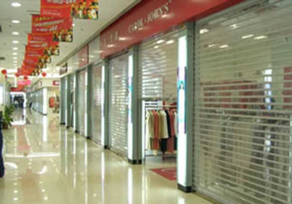 西寧海湖萬(wàn)達(dá)廣場(chǎng)拉閘門案例 - 中出網(wǎng)-智能出入口與停車充電門戶