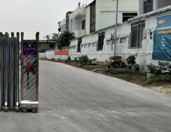 撫州富創(chuàng)科技有限公司伸縮門案例 - 中出網(wǎng)-智能出入口與停車充電門戶