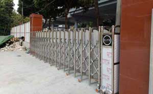 漢中漢通工程建設(shè)有限公司電動伸縮門案例