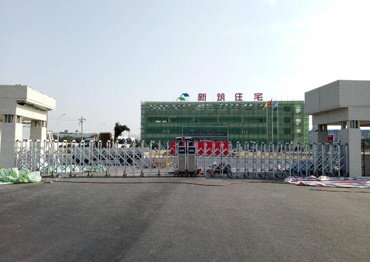 眉山新筑住宅伸縮門案例 - 中出網(wǎng)-智能出入口與停車充電門戶