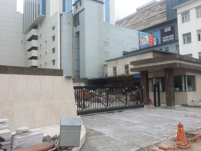 延安出安智能懸浮平移門進(jìn)駐延安百貨大樓