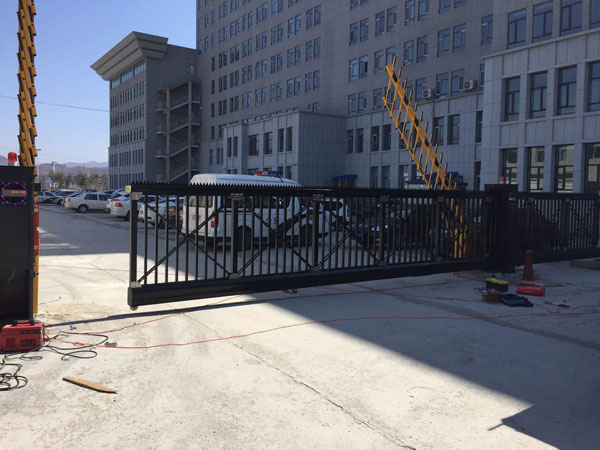 熱烈祝賀延安出安智能懸浮平移門進(jìn)駐延安常泰藥業(yè)有限責(zé)任公司