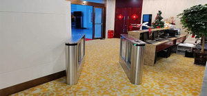 江西南昌機場擺閘安裝 - 中出網(wǎng)-智能出入口與停車充電門戶